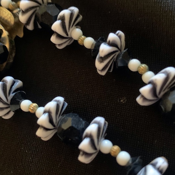 Vintage 50’s Era Black/White Double Strand Beads - Picture 8 of 8
